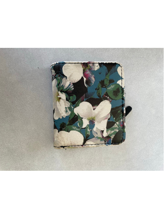 Handbags - Women's Floral Print Bi-Fold Wallet One Size Blue White